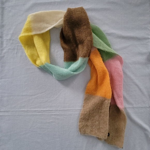 Gap- Multi-Colored Striped Scarf - Picture 4 of 7